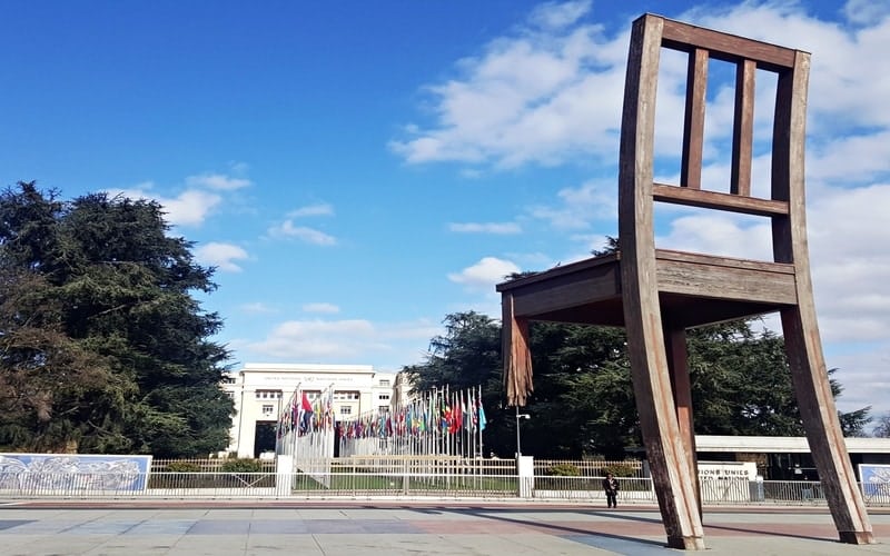 Kırık Sandalye Anıtı