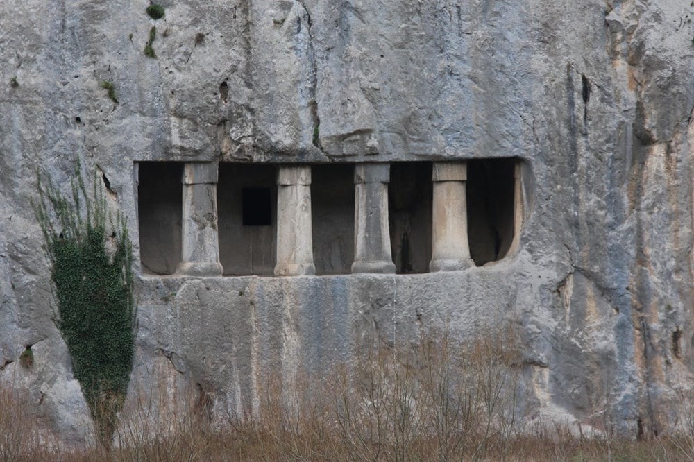 asarkale kaya mezarları bafra gezi rehberi